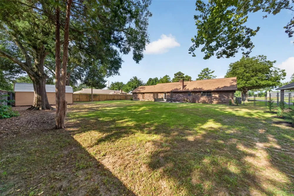 711 Baker Drive Tomball, TX 77375