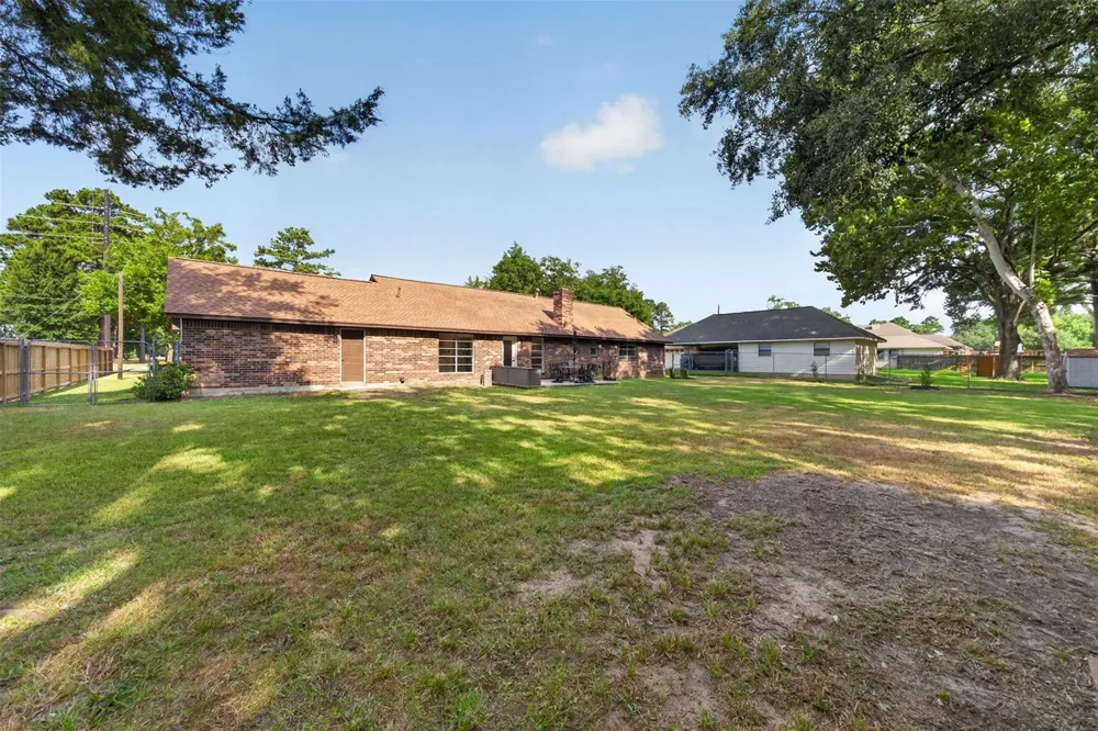 711 Baker Drive Tomball, TX 77375
