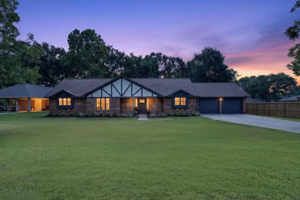 711 Baker Drive Tomball, TX 77375