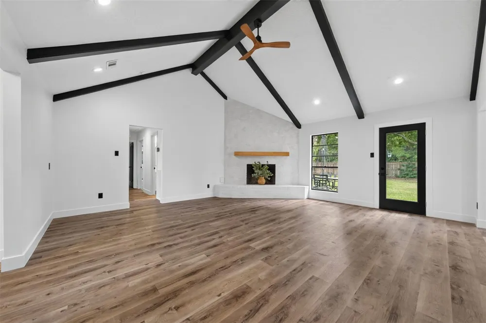 711 Baker Drive Tomball, TX 77375