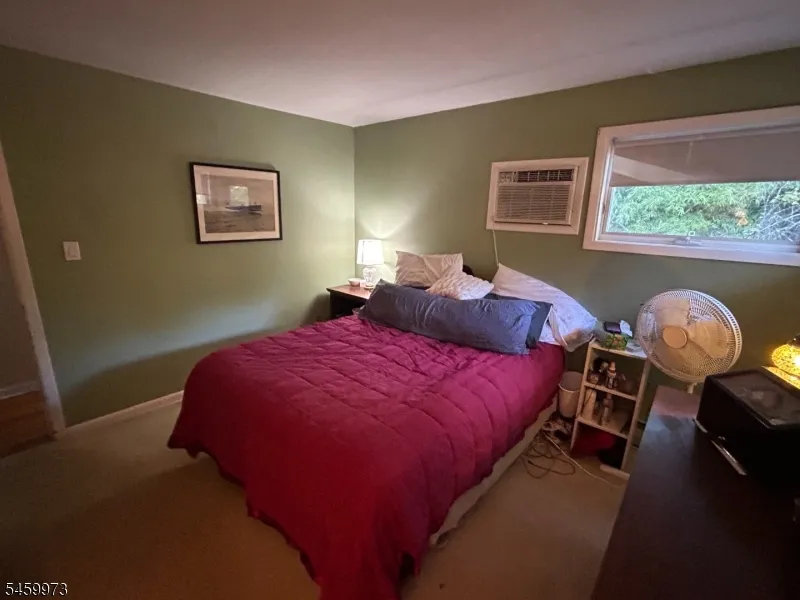 55 Hillside Dr Hamburg, NJ 07419
