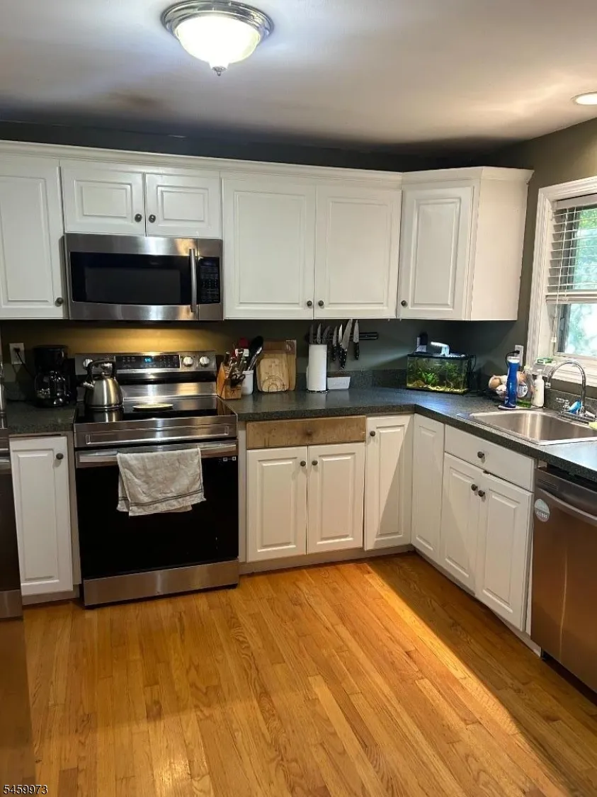 55 Hillside Dr Hamburg, NJ 07419