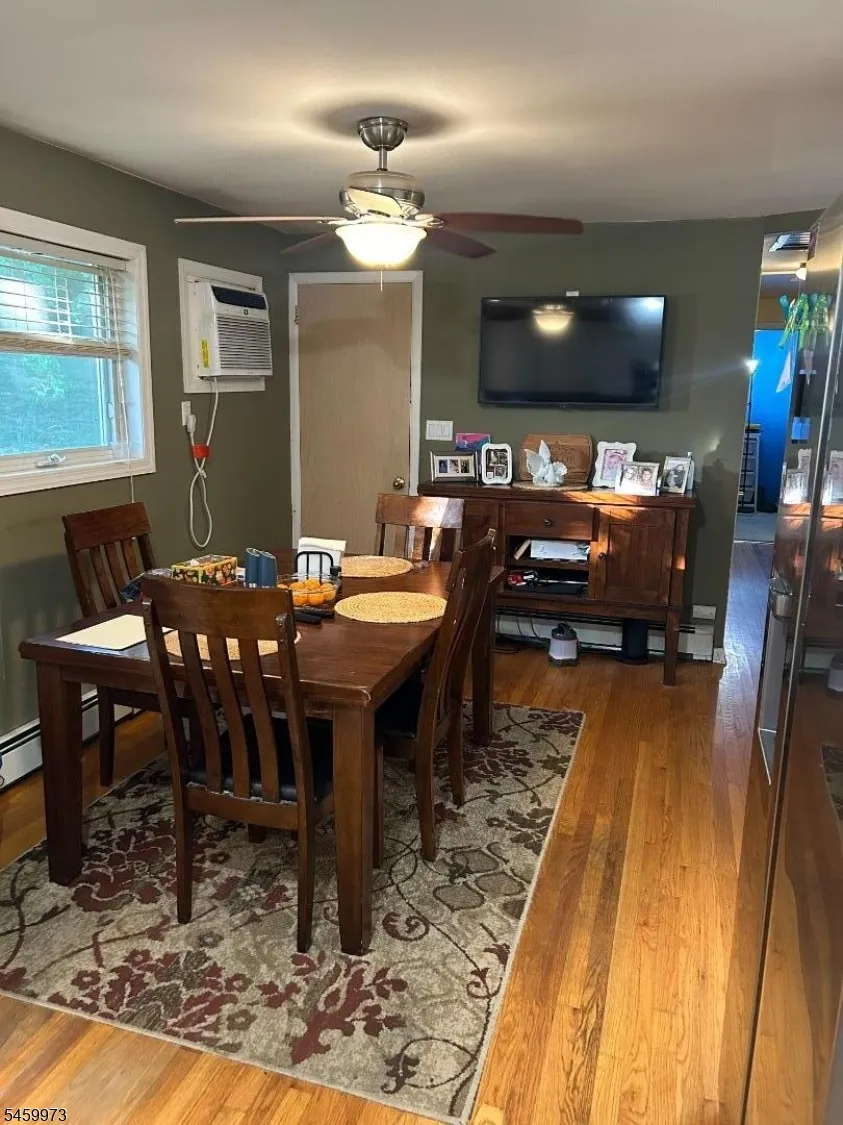 55 Hillside Dr Hamburg, NJ 07419