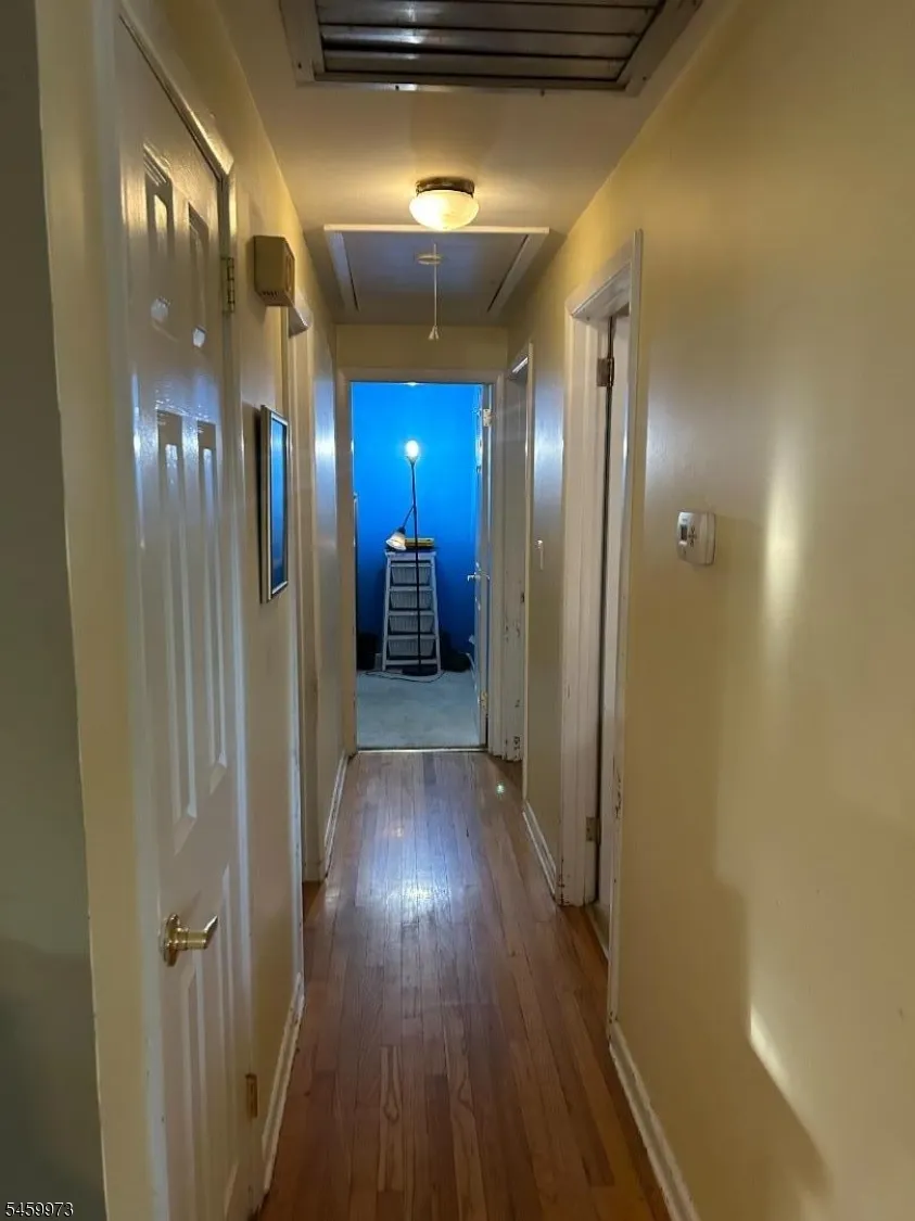 55 Hillside Dr Hamburg, NJ 07419