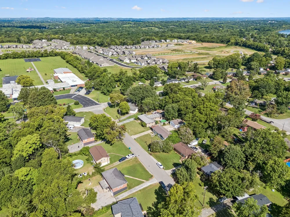 5007 Bonnameade Dr Hermitage, TN 37076