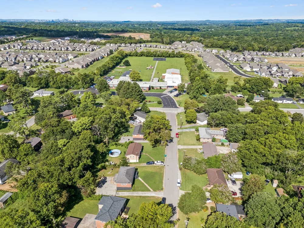 5007 Bonnameade Dr Hermitage, TN 37076