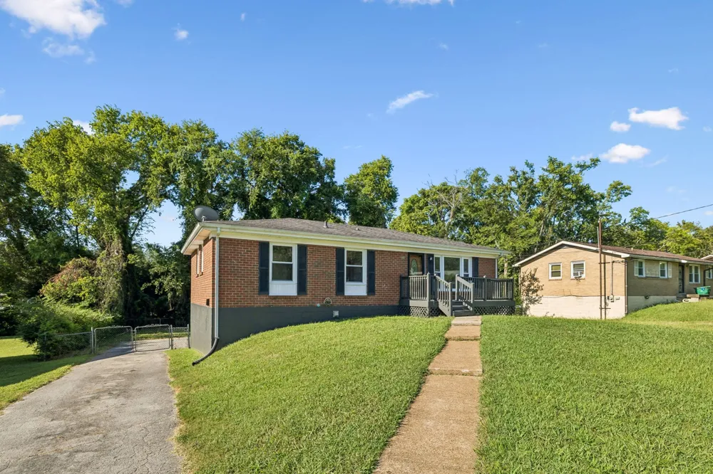 5007 Bonnameade Dr Hermitage, TN 37076
