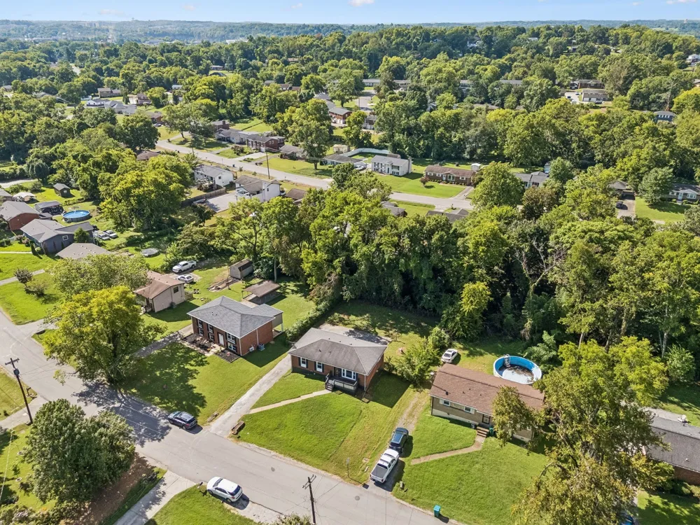 5007 Bonnameade Dr Hermitage, TN 37076