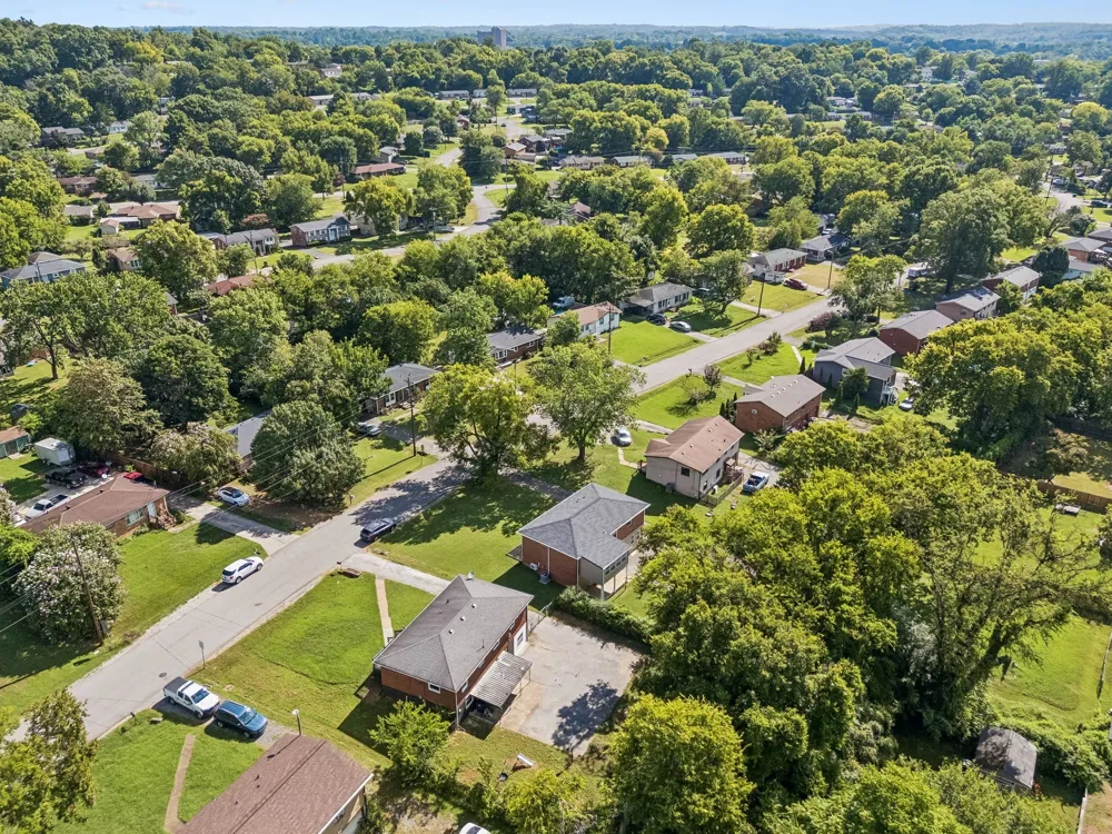 5007 Bonnameade Dr Hermitage, TN 37076