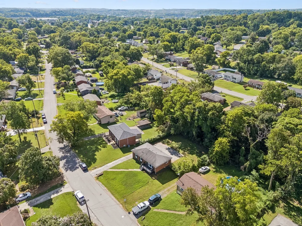 5007 Bonnameade Dr Hermitage, TN 37076
