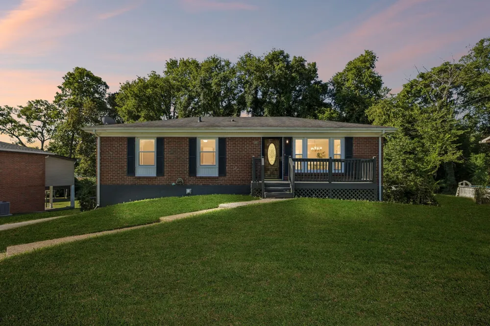 5007 Bonnameade Dr Hermitage, TN 37076