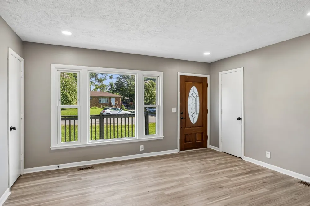 5007 Bonnameade Dr Hermitage, TN 37076