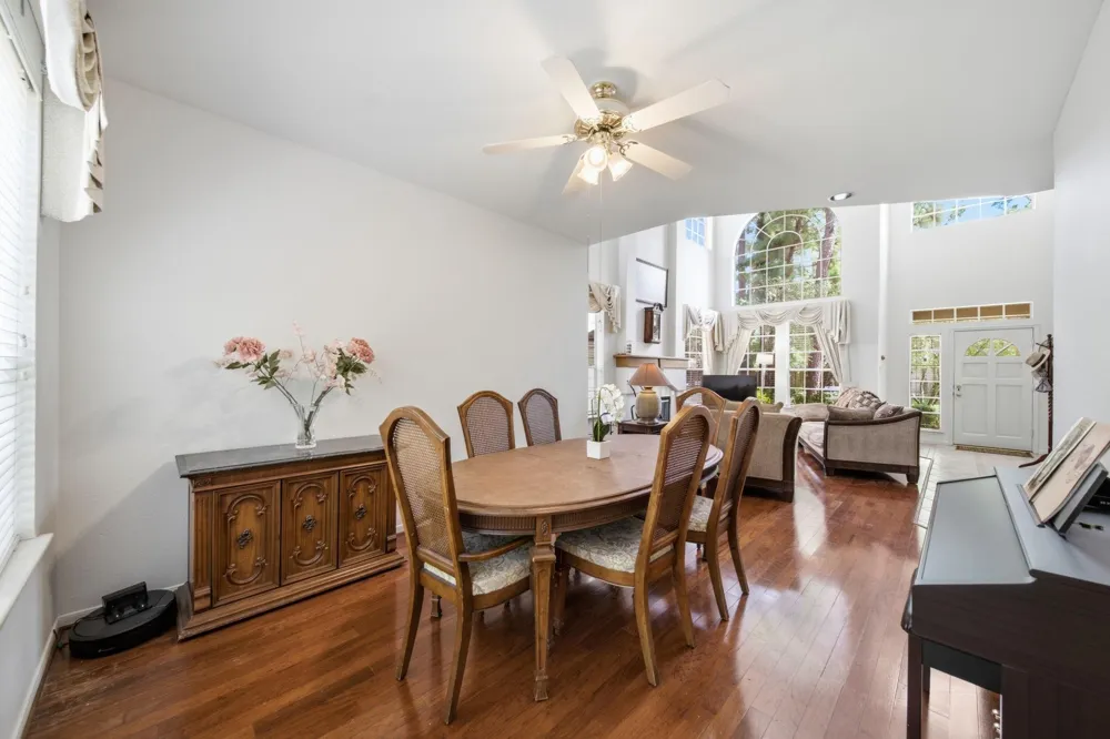96 E Lakeridge Drive The Woodlands, TX 77381