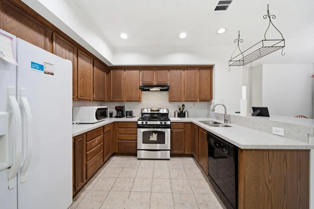 96 E Lakeridge Drive The Woodlands, TX 77381