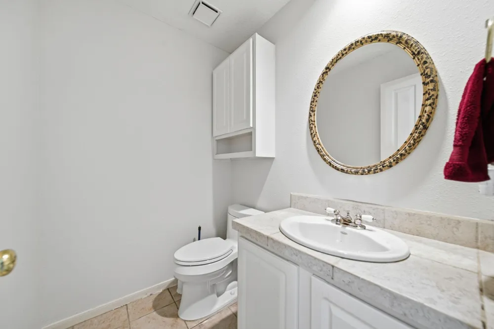 96 E Lakeridge Drive The Woodlands, TX 77381