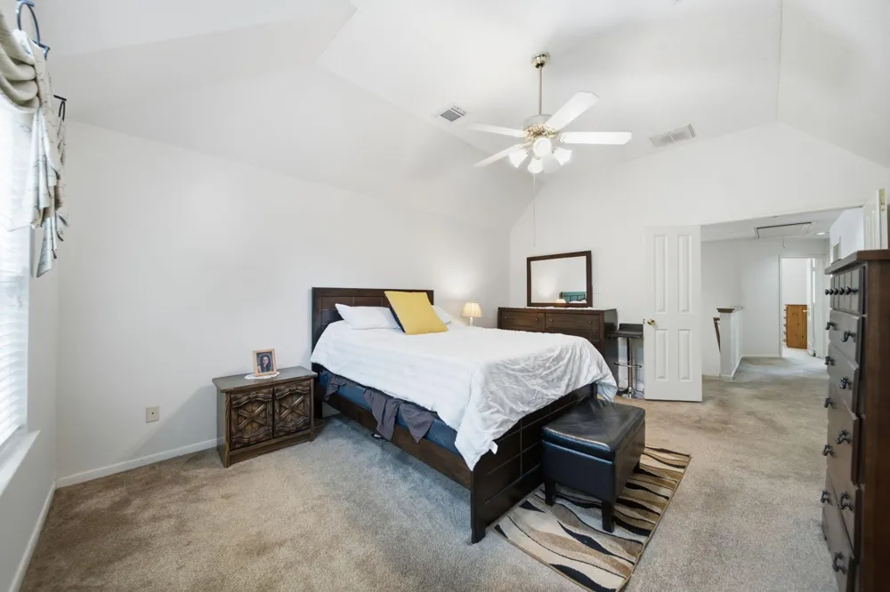 96 E Lakeridge Drive The Woodlands, TX 77381