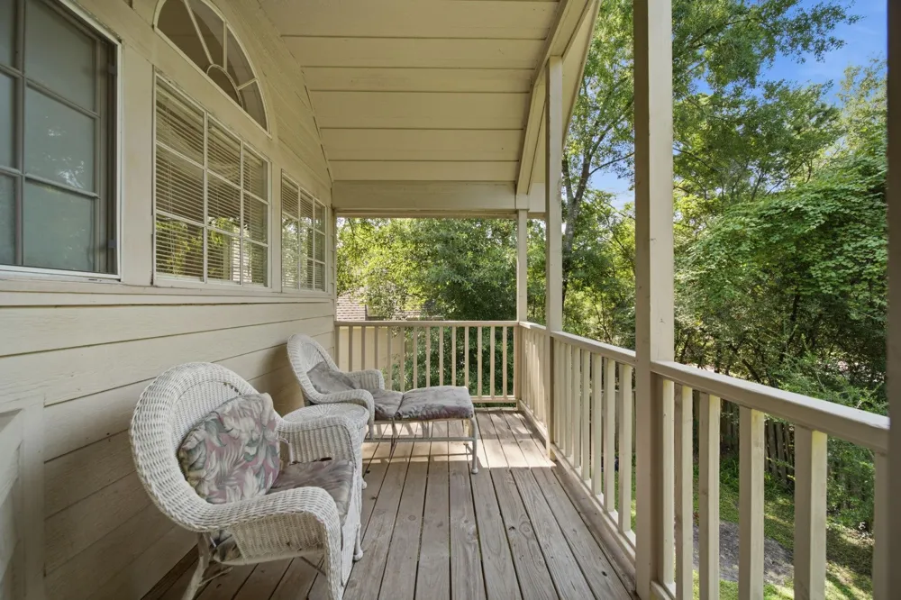 96 E Lakeridge Drive The Woodlands, TX 77381
