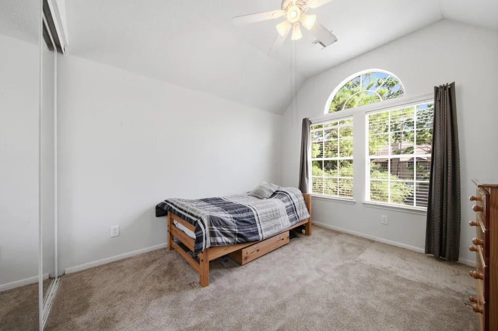96 E Lakeridge Drive The Woodlands, TX 77381