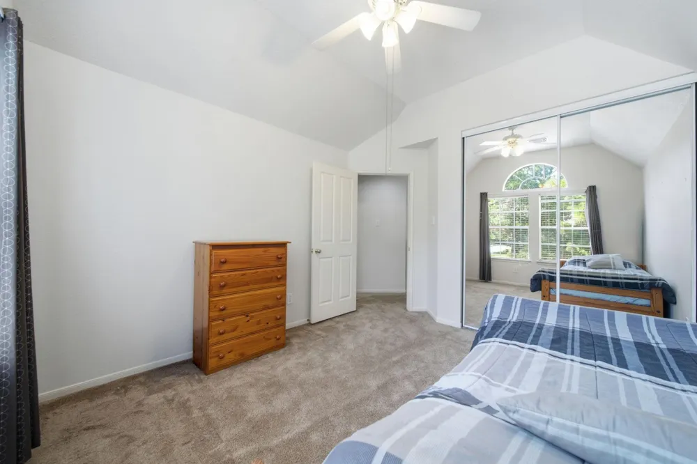 96 E Lakeridge Drive The Woodlands, TX 77381