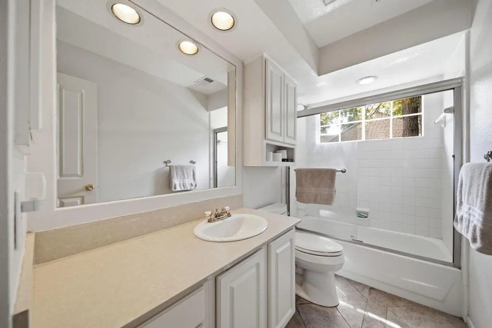 96 E Lakeridge Drive The Woodlands, TX 77381