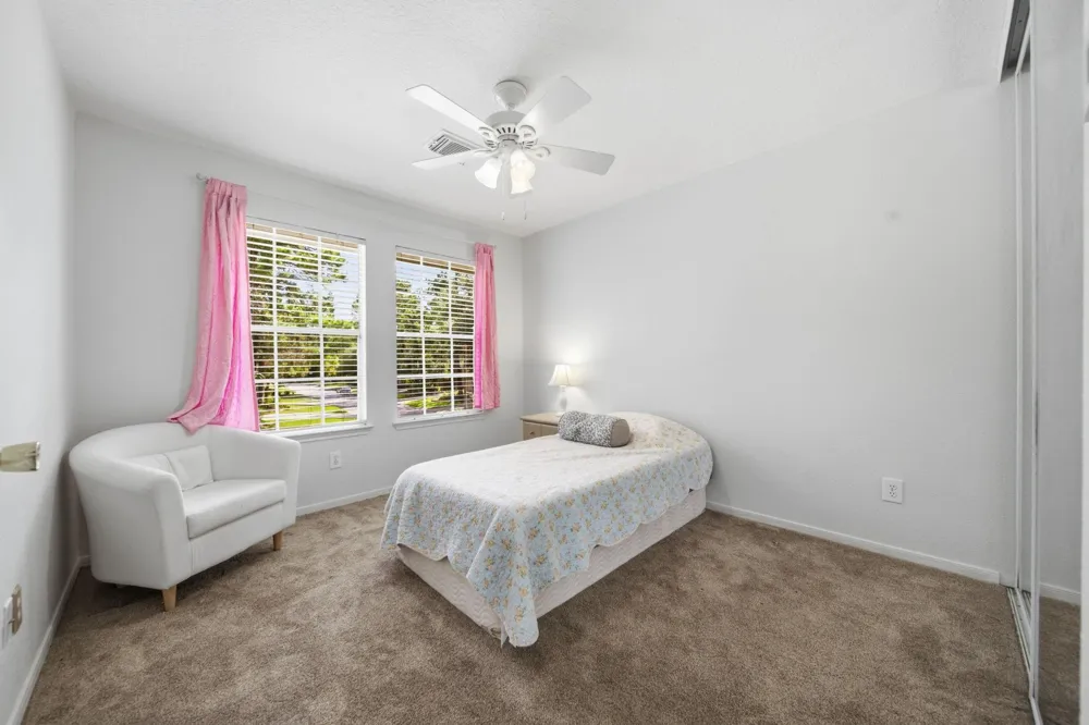 96 E Lakeridge Drive The Woodlands, TX 77381