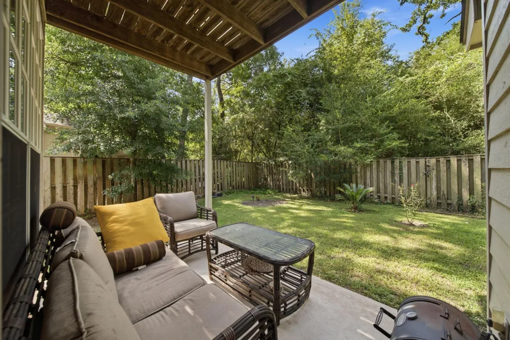 96 E Lakeridge Drive The Woodlands, TX 77381