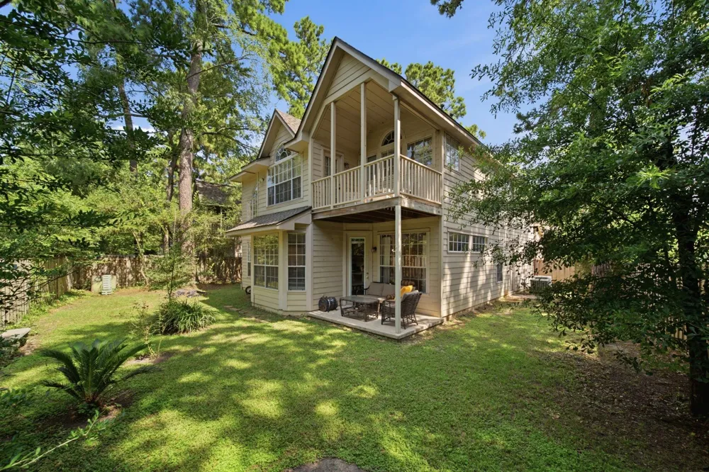 96 E Lakeridge Drive The Woodlands, TX 77381