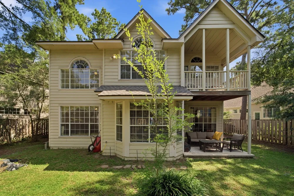 96 E Lakeridge Drive The Woodlands, TX 77381