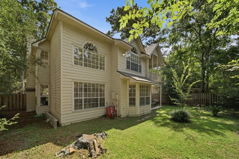 96 E Lakeridge Drive The Woodlands, TX 77381