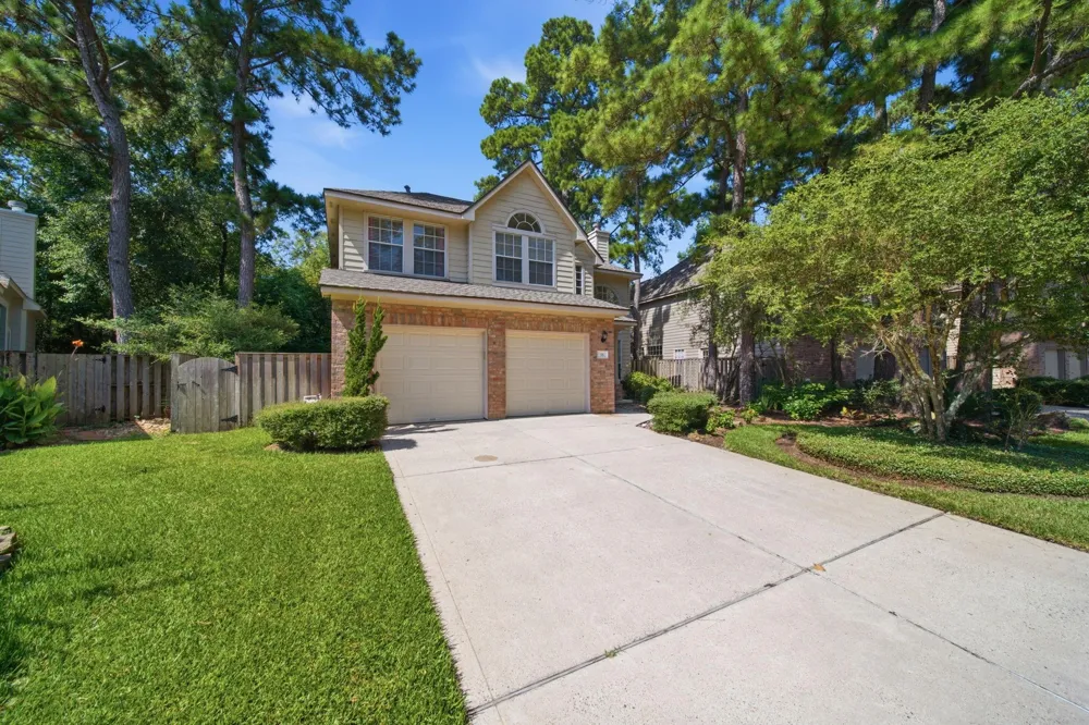 96 E Lakeridge Drive The Woodlands, TX 77381