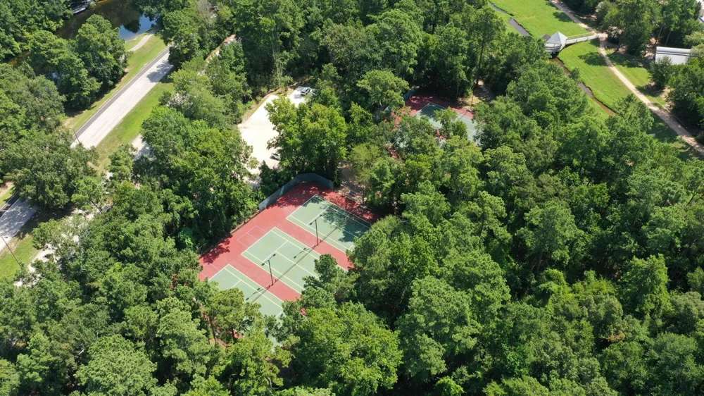 96 E Lakeridge Drive The Woodlands, TX 77381