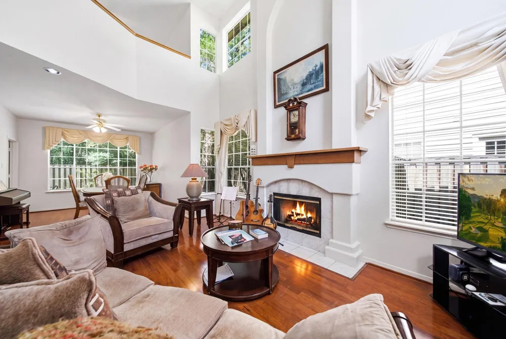96 E Lakeridge Drive The Woodlands, TX 77381
