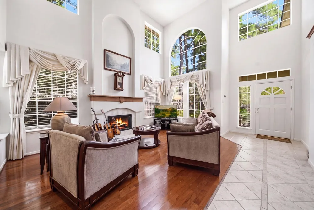 96 E Lakeridge Drive The Woodlands, TX 77381