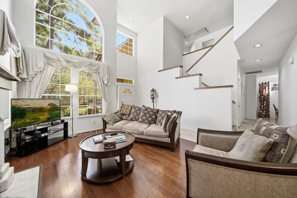 96 E Lakeridge Drive The Woodlands, TX 77381
