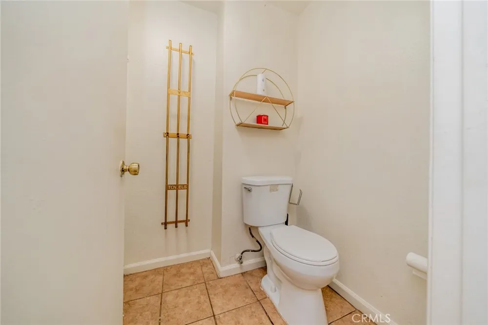 16595 Upland #F Fontana, CA 92335
