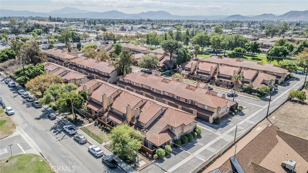 16595 Upland #F Fontana, CA 92335