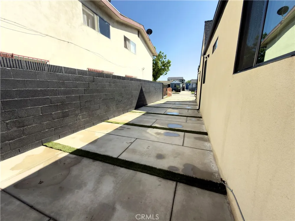 1629 W 80th St Los Angeles, CA 90047