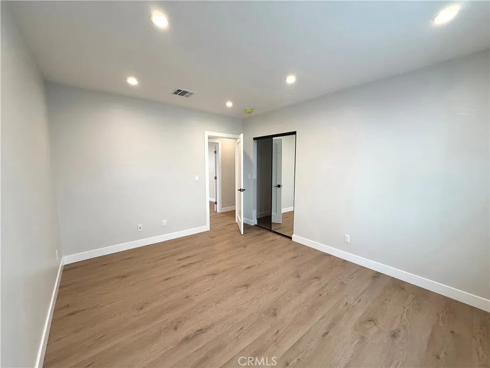 1629 W 80th St Los Angeles, CA 90047