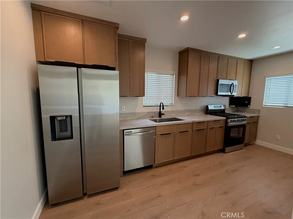1629 W 80th St Los Angeles, CA 90047