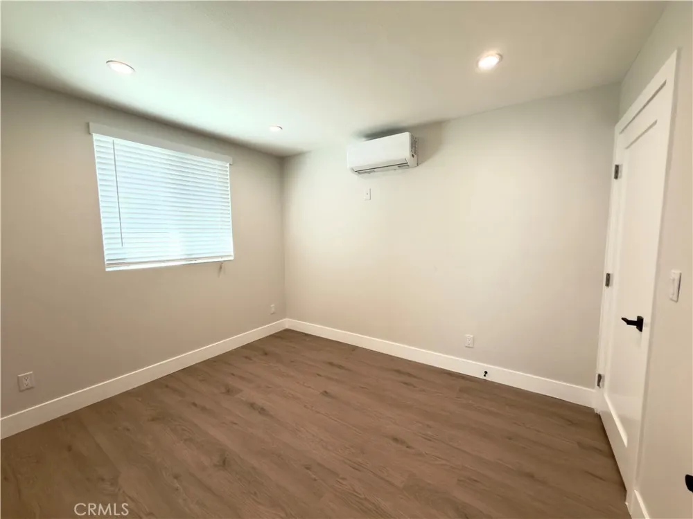 1629 W 80th St Los Angeles, CA 90047