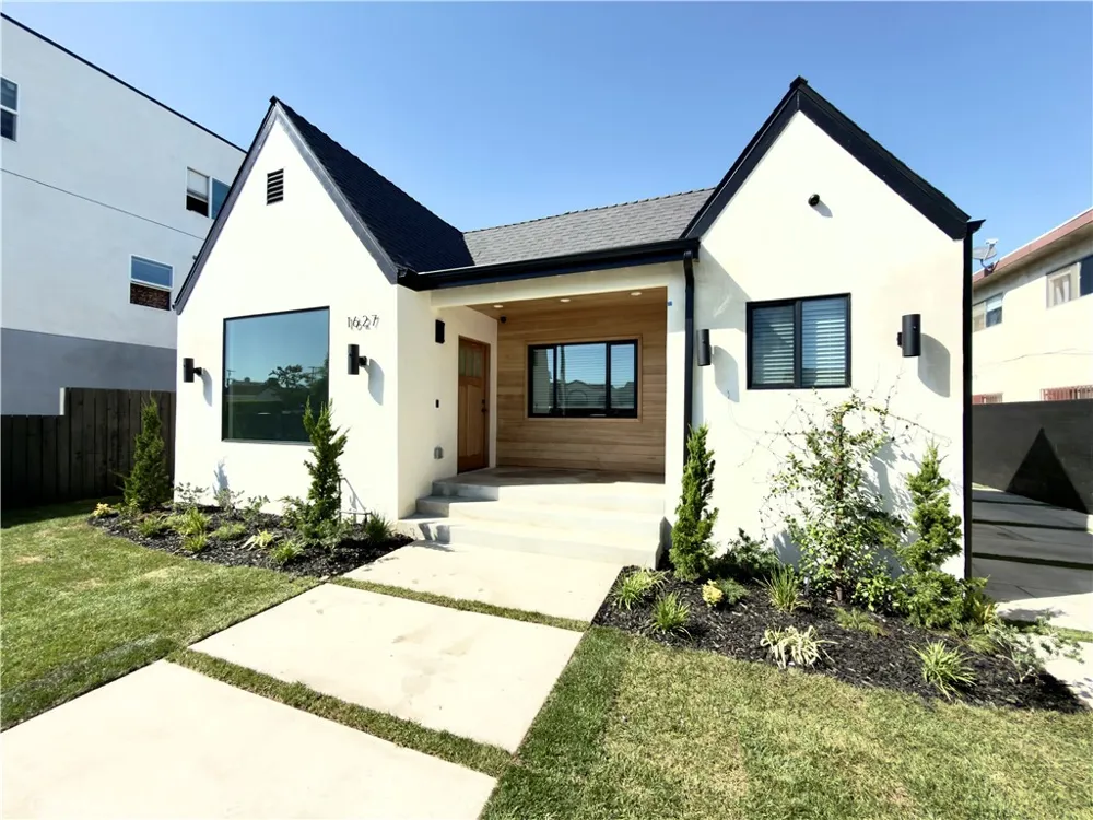 1629 W 80th St Los Angeles, CA 90047
