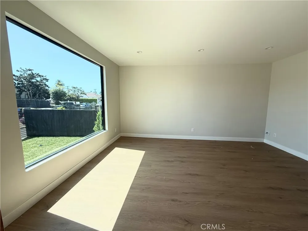 1629 W 80th St Los Angeles, CA 90047