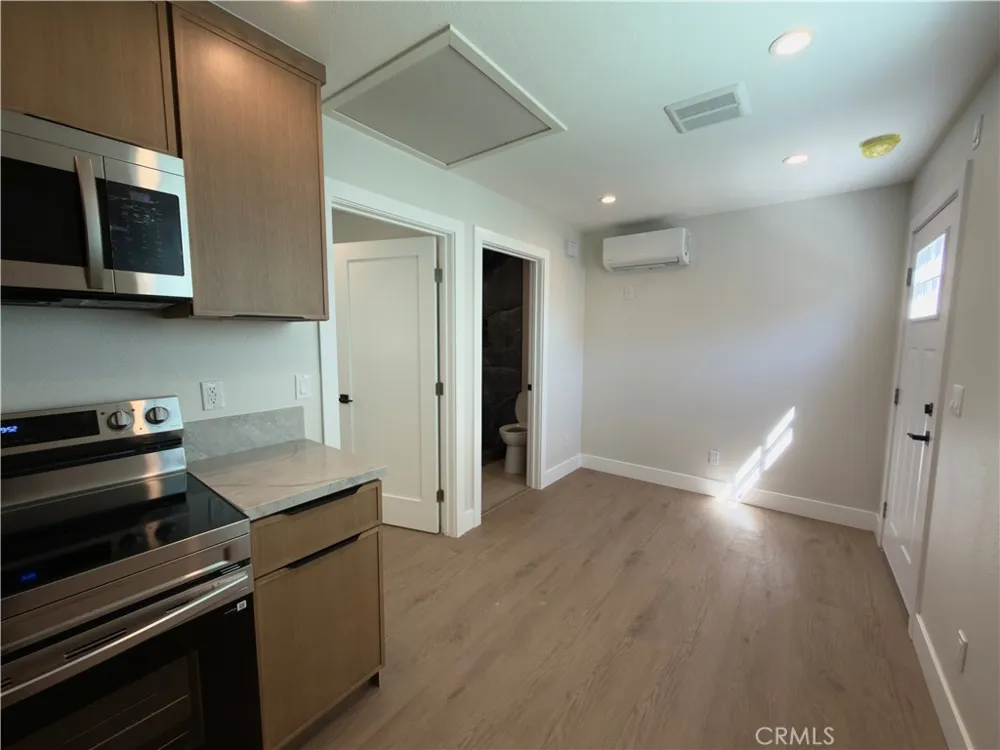 1629 W 80th St Los Angeles, CA 90047