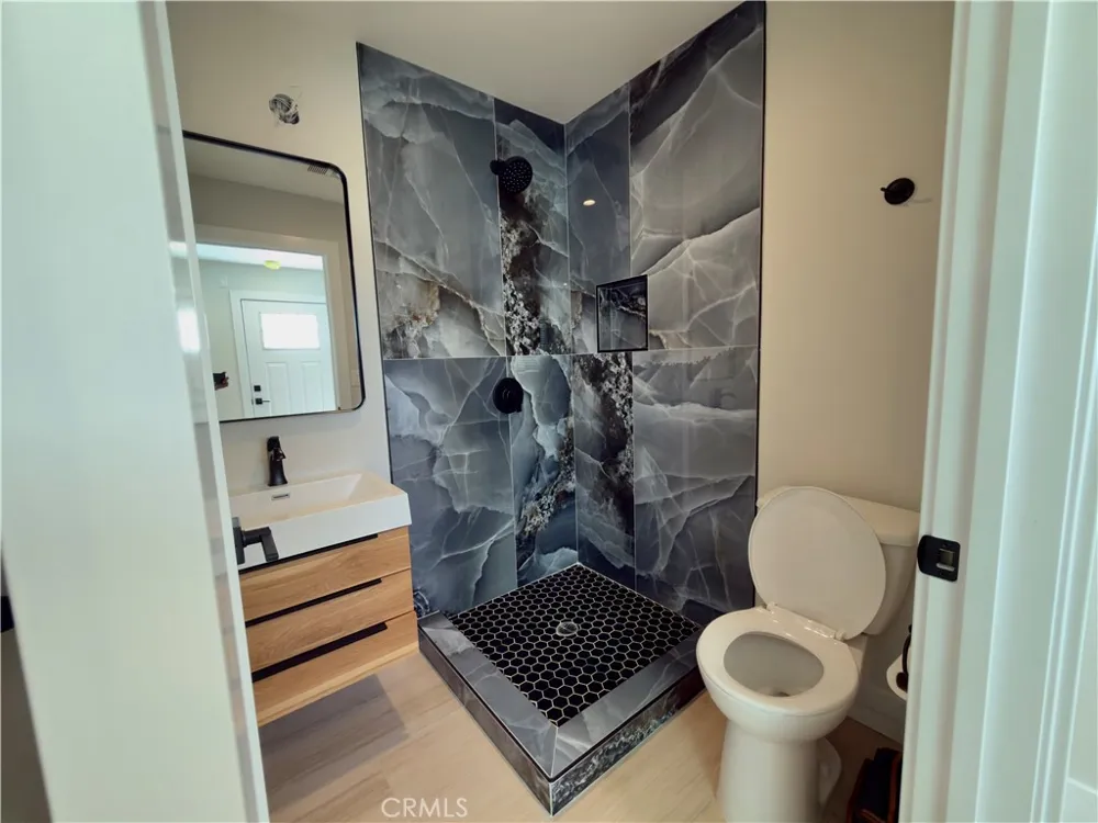 1629 W 80th St Los Angeles, CA 90047