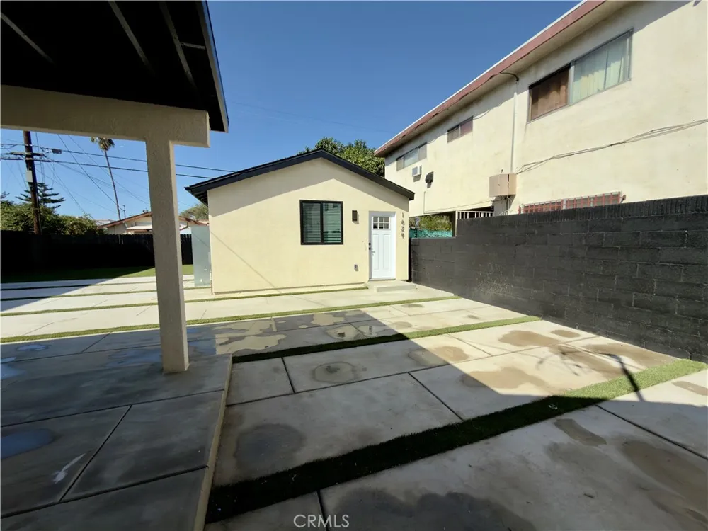 1629 W 80th St Los Angeles, CA 90047