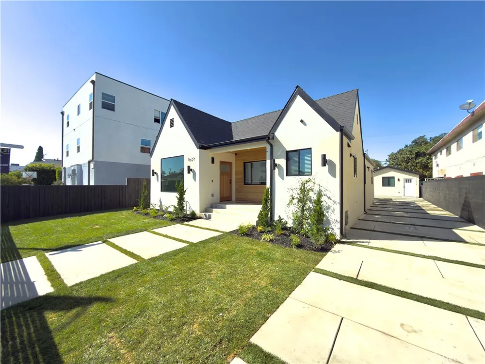 1629 W 80th St Los Angeles, CA 90047