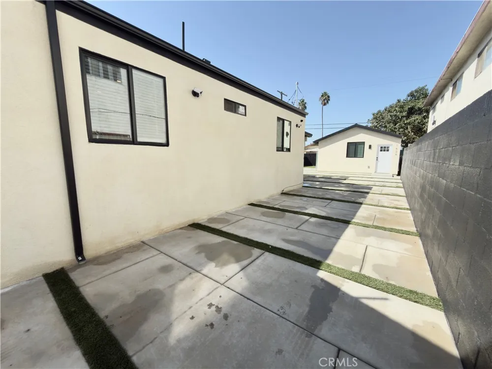 1629 W 80th St Los Angeles, CA 90047