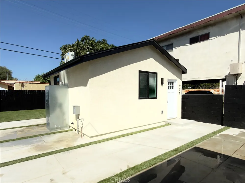 1629 W 80th St Los Angeles, CA 90047