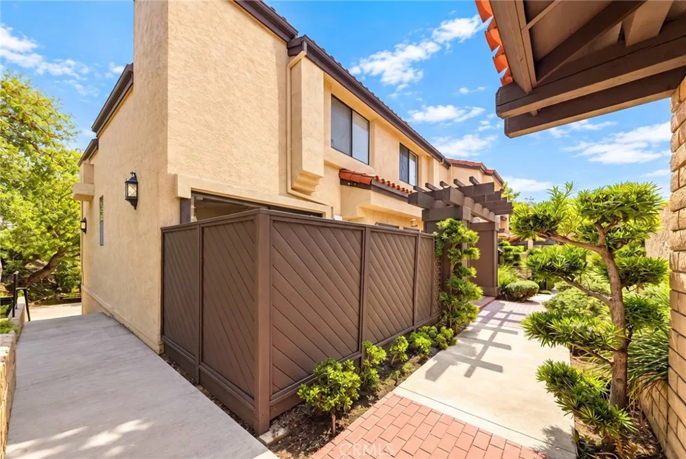 517 S Almansor #81 Alhambra, CA 91801