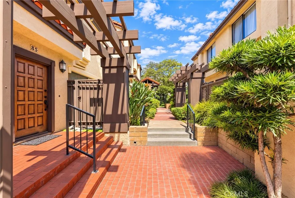 517 S Almansor #81 Alhambra, CA 91801